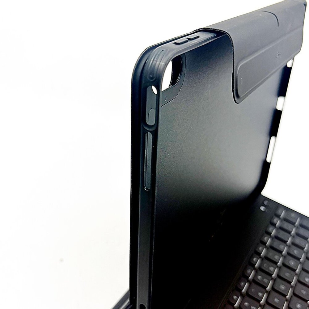 ESR iPad Air 13” Keyboard Case Trackpad Magnetic Rebound 360 Black - Picture 7 of 8